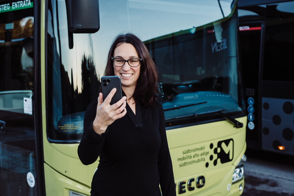 Visual representation of Südtirolmobil's efforts in enhancing public mobility through data integration.